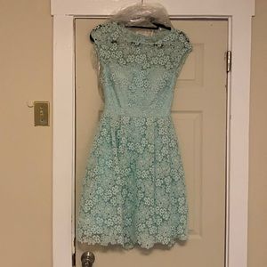 Monique Lhuillier lace dress w lower back cutout